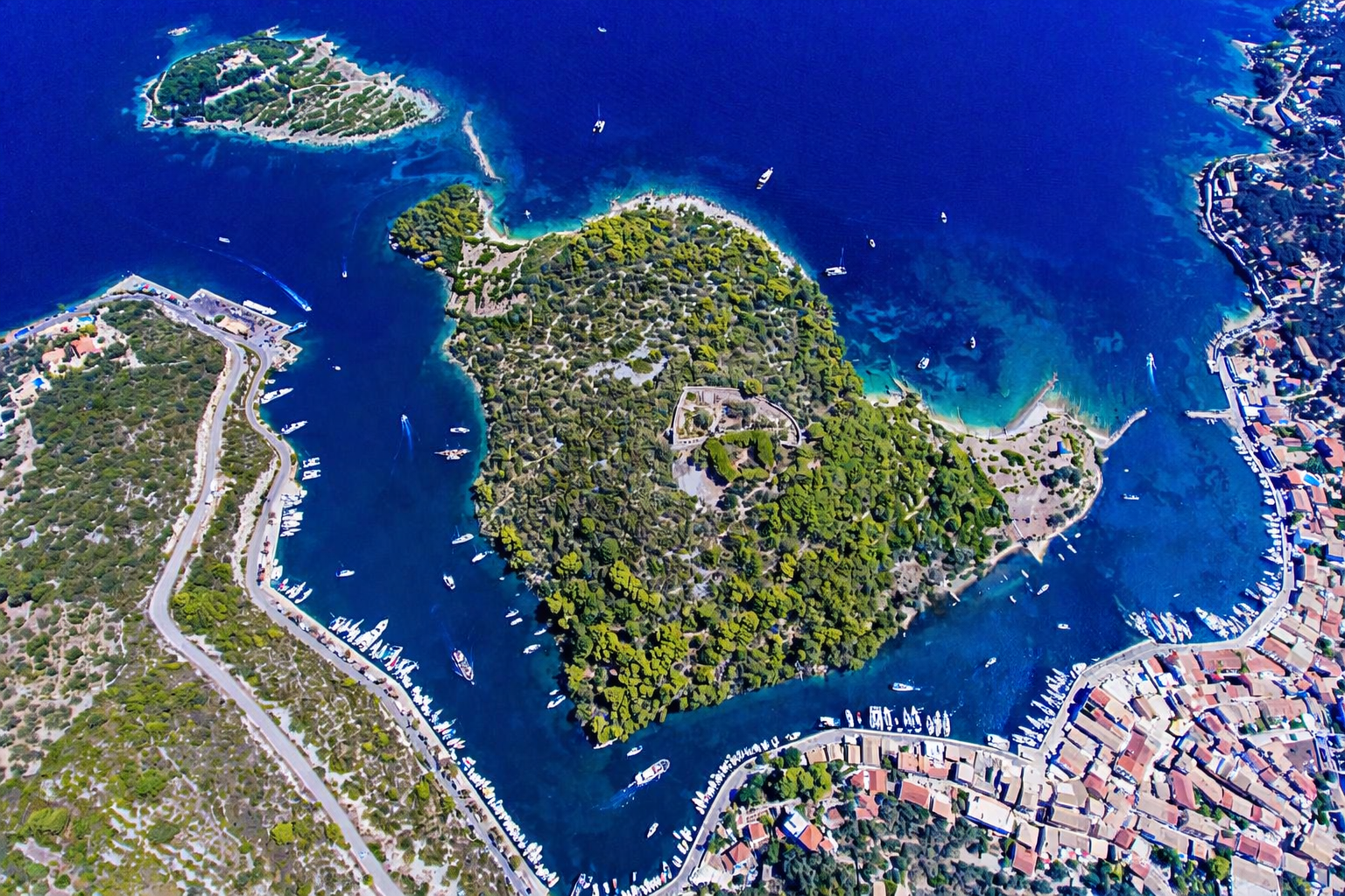 boats allegria,exclusive yacht vacations,Paxos, Gaios, Ionian Sea, harbor, marina, turquoise waters, crystal clear sea, boats, inflatable boat, rib boat, boat trip,island, Greek village,attractions,allegria,canvas by mitsis messonghi, messonghi,moraitika,olivar suites